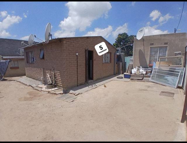 9 BEDROOM HOUSE FOR SALE IN OLIEVENHOUTBOSCH